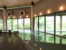 【お風呂/内湯】開放感のある大浴場で日頃の疲れを癒してください