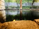 【お風呂/露天風呂】四季の景色を楽しみながらお寛ぎください。小野小町縁の「美肌の湯」でお肌ツルツル