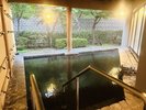 【お風呂/露天風呂】四季の景色を楽しみながらお寛ぎください。小野小町縁の「美肌の湯」でお肌ツルツル