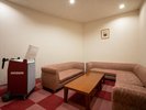 【施設/カラオケコーナー】10名様程度までご利用いただけます。お仲間同士や2次会にてご利用下さい
