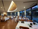 【施設/お食事会場】季節の風景を眺めながらのお食事をお楽しみください