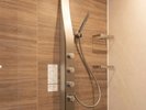 【客室内シャワールーム】ご案内するお部屋により設備が異なる場合がございます