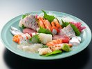 ●お刺身の盛り合わせ(別注・有料)※季節や仕入れ状況によって料理内容が変更となります。
