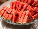 南魚沼夏の特産品!甘くておいしい八色スイカ夏はバイキングに並びます