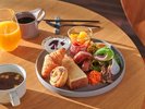 ���H�v���[�g�Z�b�g�F�I�肷����̃p���ƂƂ��Ɋy���ށA��Ԃ́u�A�����J���u���b�N�t�@�X�g�v