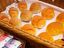 【朝食バイキング】朝は「やっぱりパン!」というお客様にも喜んで頂けるバイキングです。