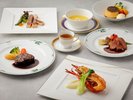 万平ホテルの伝統を味わうクラシックディナー