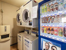 *コインランドリー・自動販売機・給湯器/連泊やアクティビティ後のお洗濯も可能です