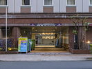 駐車場入口前の入船通りは一方通行です。事前に順路をお確かめください。