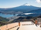 *FUJIYAMAツインテラス/テラスからのぞむ絶景の富士山(秋)