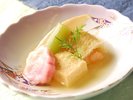 *【夕食(お食事一例)】筍・海老湯葉巻き・蕗・梅麩