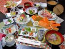 *【会席料理(一例)】山梨の旬の食材を活かした、目でも楽しめる彩り豊かなお料理をご用意しております。