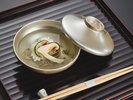 御椀(牡丹鱧と蓴菜)