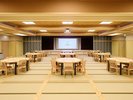 紫雲(400名収容可能、プロジェクター・防音完備、宴会・演奏会等にご利用いただけます)