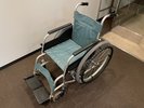 館内でご利用いただける車いすを無料でお貸し出ししております。(1台のみ)