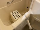 ご希望の際は、滑り止め付きの浴室用椅子をお貸出しいたします。