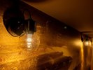 灯りが揺れる夜、心ほどけるひとときを。