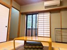 ベッドでゆったり畳で寛ぐ和洋室
