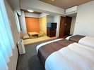 和洋室スタンダード ダブルベッド1台/シングルベッド1台+和室☆