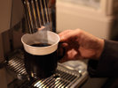 メンバーズラウンジではコーヒーやソフトドリンクなど無料のお飲み物をご用意しております