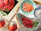【朝食ビュッフェ】三崎マグロをご提供しています。海鮮丼をお楽しみください。