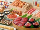 【朝食ビュッフェ】三崎マグロをご提供しています。海鮮丼をお楽しみください。