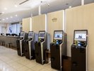 【フロント】無人システムで快適なチェックインを。