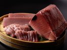 【朝食ビュッフェ】日本屈指のマグロ漁港「三崎港」でとれた新鮮なマグロをご用意。