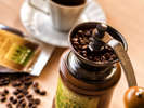 ≪9階以上客室限定≫コーヒーミルで挽きたての豆の香りをお楽しみください。