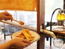 【朝食バイキング】フレンチトーストにたっぷりのハチミツ