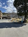 突当り、黒羽小学校の斜め前の公園北側入口付近に石碑があります。