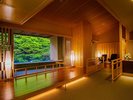 落ち着いた雰囲気の足湯テラス