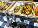 暖かい料理には北海道名産のメニューも!