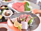 お造り例 黒潮で水揚げされた、季節の旬鮮魚を使用。
