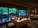 【料亭】山科 庭園に面したお席もございます。