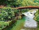【神橋】日光東照宮の手前、日光山内の入り口にかかる木造朱塗りの美しい橋です。