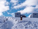 静寂の中に佇むTINY HOTEL。客室ウッドデッキからの雪化粧も最高です!