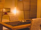 【だんぶり長者 207号室】部屋食なので、気兼ねせずに夕食をお楽しみください。