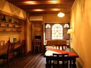 【森の寛ぎ処】ウエルカムドリンクや有料のプレスコーヒーなどもお楽しみいただけます。