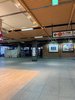 タクシー乗り場を左折します(丸ノ内線案内の矢印方面へ進みます)
