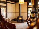 冬場はロビーに暖炉が灯ります