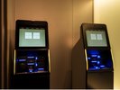 自動チェックイン機にてチェックイン致します。操作で不明な場合はお近くのスタッフまで