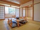 和室10畳+4.5畳(広縁/床の間/トイレ/洗面所)