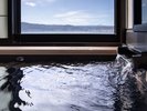 2025年12月客室露天風呂リニューアル。諏訪湖の眺望はそのままに、より快適な空間へ【ワイドタイプ】