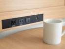 �f�X�N���ɃR���Z���g(USB�p���������܂�)