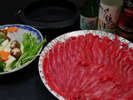 【すきやき】赤みの強い牛肉の旨味を召し上がれ♪