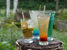 オリジナルカクテルが4種類。(ノンアルコール2種類、アルコール2種類。シークワーサーは期間限定)