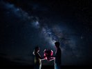 満天の星の下で。