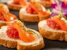 サーモンマリネといわきトマトのブルスケッタ