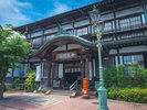【竹瓦温泉】大きな唐破風の屋根を見上げる。温泉の街が歩んできた時間にふれる寄り道。